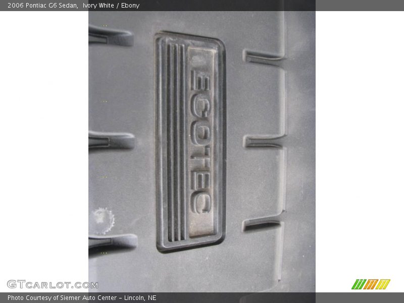 Ivory White / Ebony 2006 Pontiac G6 Sedan