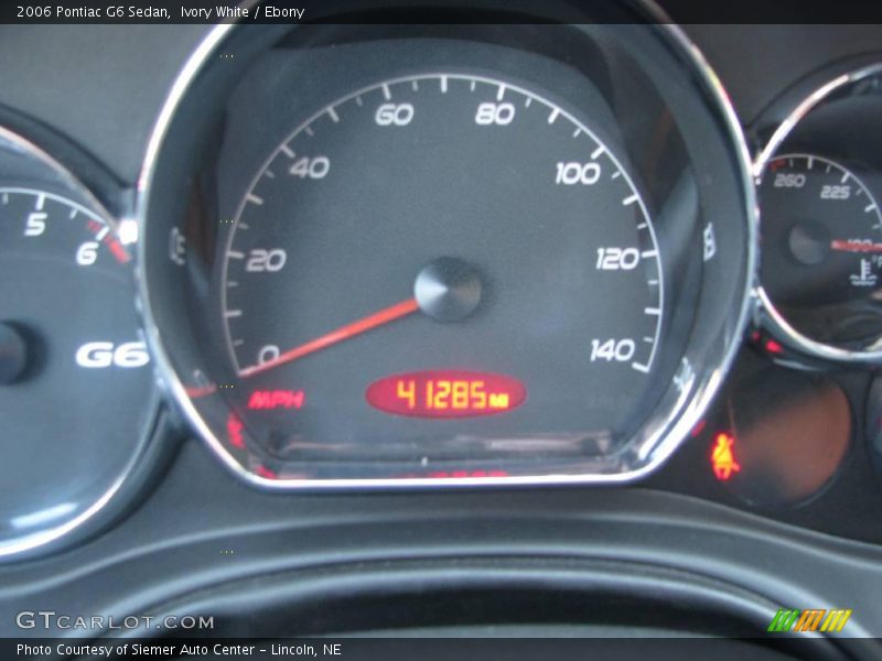 Ivory White / Ebony 2006 Pontiac G6 Sedan