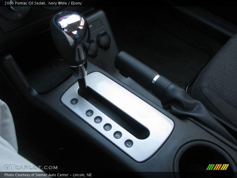 Ivory White / Ebony 2006 Pontiac G6 Sedan