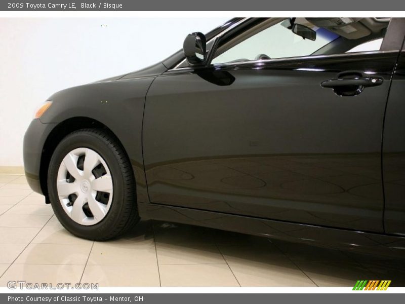 Black / Bisque 2009 Toyota Camry LE