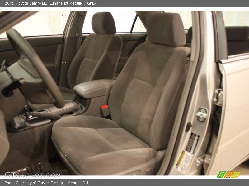 Lunar Mist Metallic / Gray 2005 Toyota Camry LE