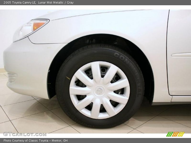 Lunar Mist Metallic / Gray 2005 Toyota Camry LE