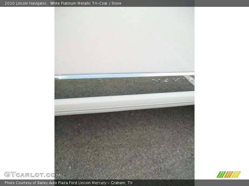 White Platinum Metallic Tri-Coat / Stone 2010 Lincoln Navigator