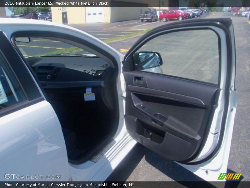 Wicked White Metallic / Black 2010 Mitsubishi Lancer ES