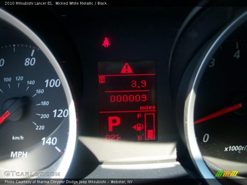 Wicked White Metallic / Black 2010 Mitsubishi Lancer ES