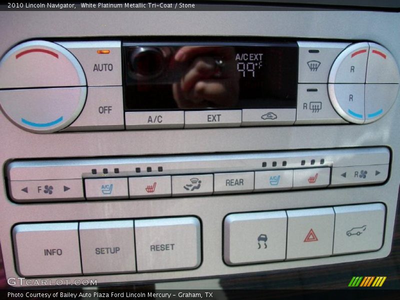 White Platinum Metallic Tri-Coat / Stone 2010 Lincoln Navigator