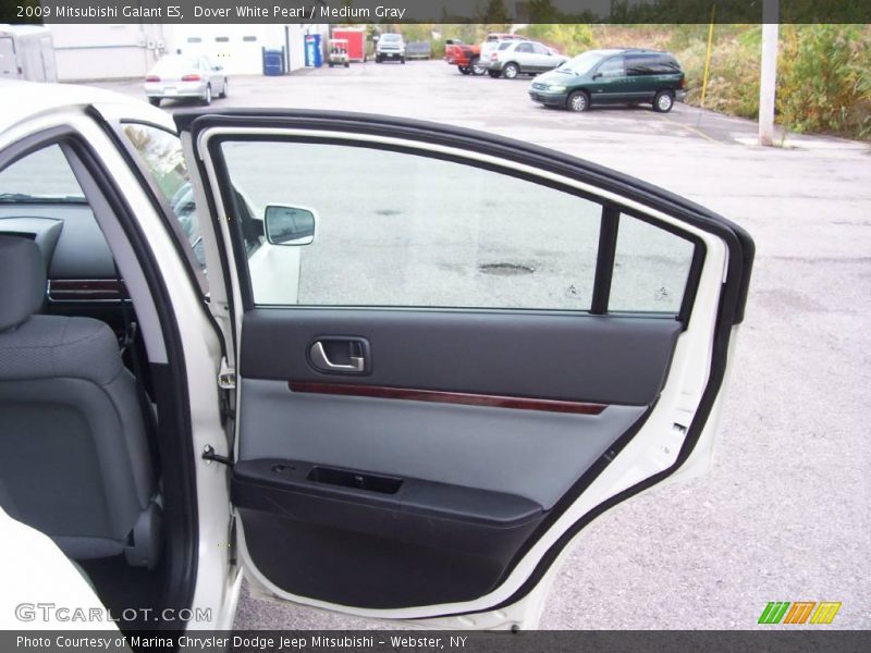 Dover White Pearl / Medium Gray 2009 Mitsubishi Galant ES