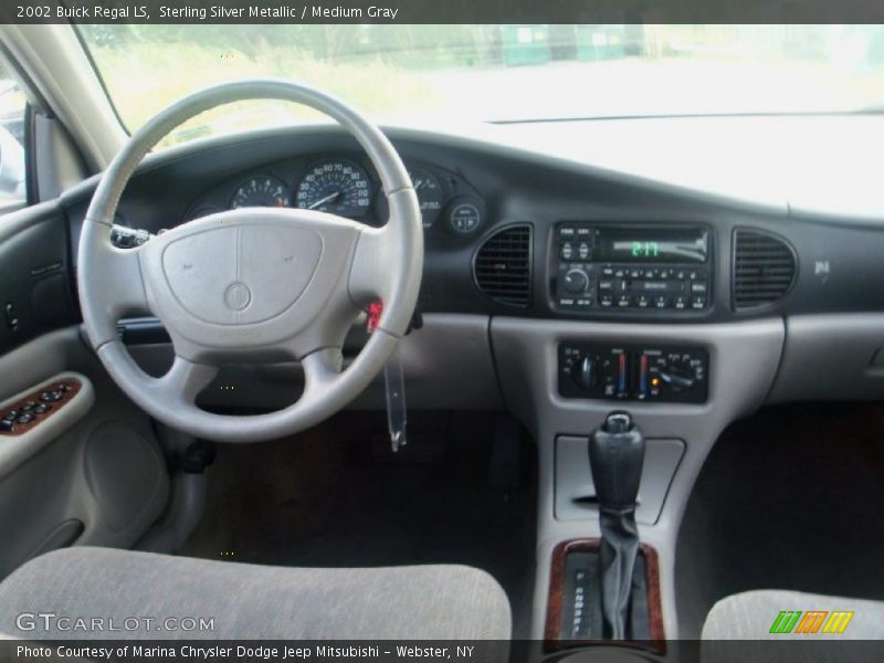 Sterling Silver Metallic / Medium Gray 2002 Buick Regal LS