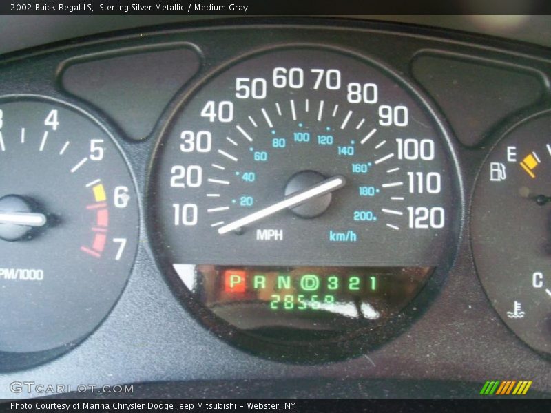 Sterling Silver Metallic / Medium Gray 2002 Buick Regal LS