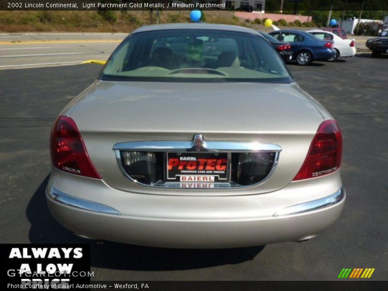 Light Parchment Gold Metallic / Medium Parchment 2002 Lincoln Continental