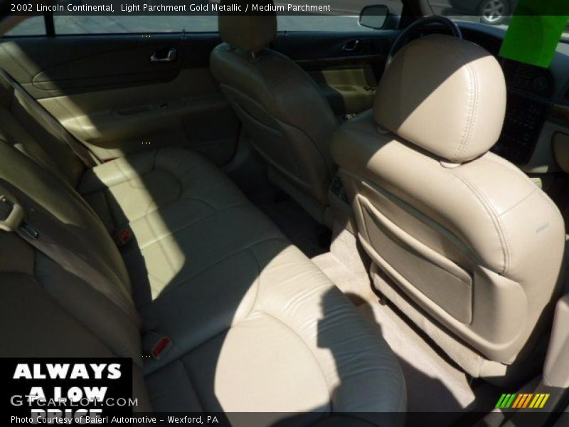 Light Parchment Gold Metallic / Medium Parchment 2002 Lincoln Continental