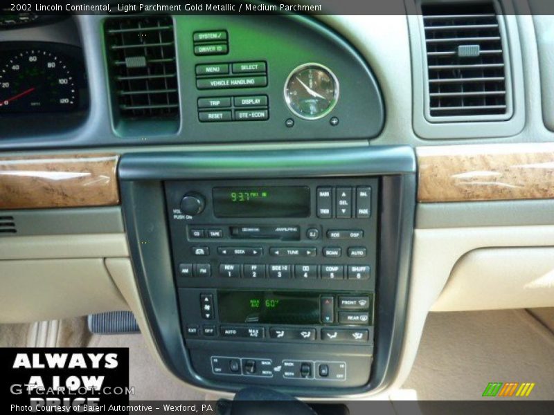 Light Parchment Gold Metallic / Medium Parchment 2002 Lincoln Continental