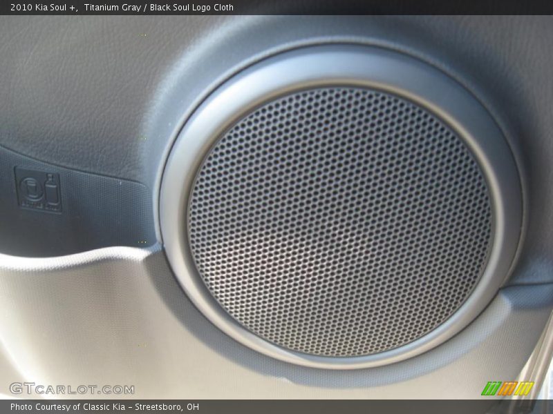 Titanium Gray / Black Soul Logo Cloth 2010 Kia Soul +