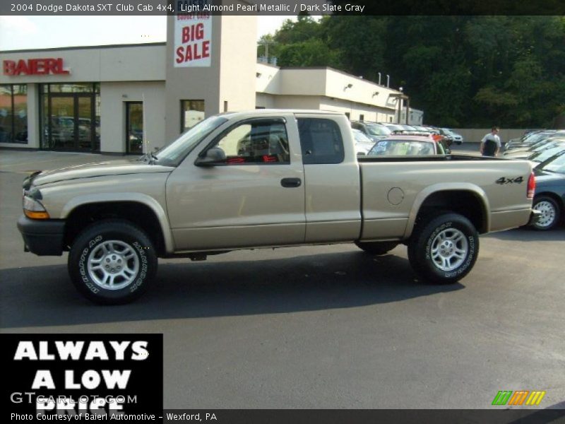 Light Almond Pearl Metallic / Dark Slate Gray 2004 Dodge Dakota SXT Club Cab 4x4