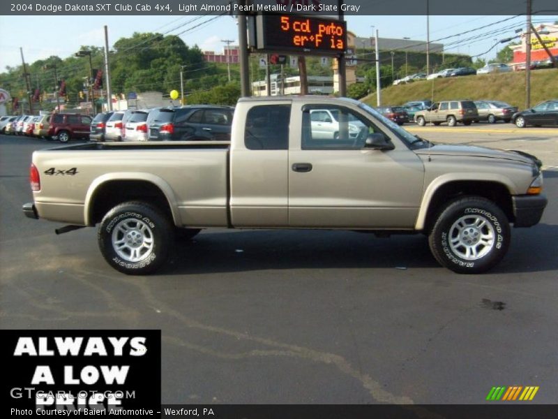 Light Almond Pearl Metallic / Dark Slate Gray 2004 Dodge Dakota SXT Club Cab 4x4