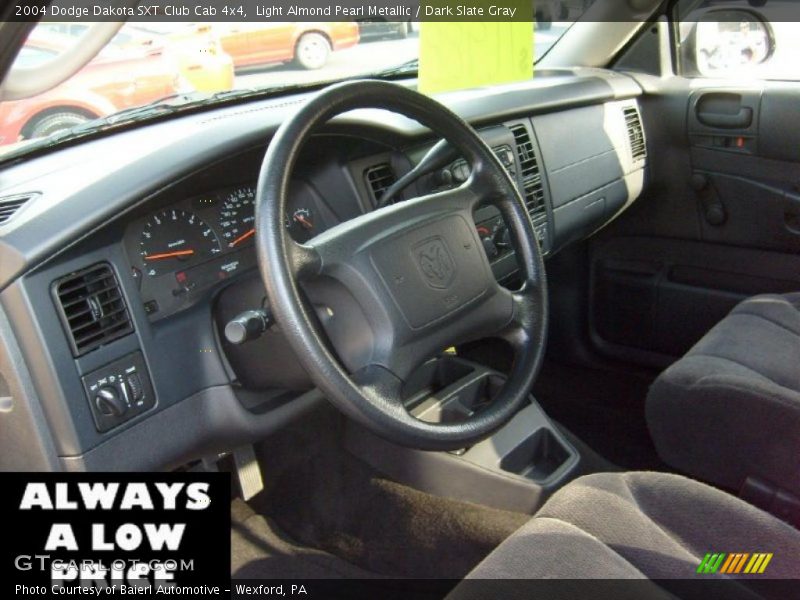 Light Almond Pearl Metallic / Dark Slate Gray 2004 Dodge Dakota SXT Club Cab 4x4