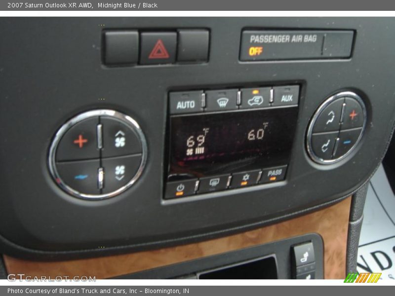 Midnight Blue / Black 2007 Saturn Outlook XR AWD