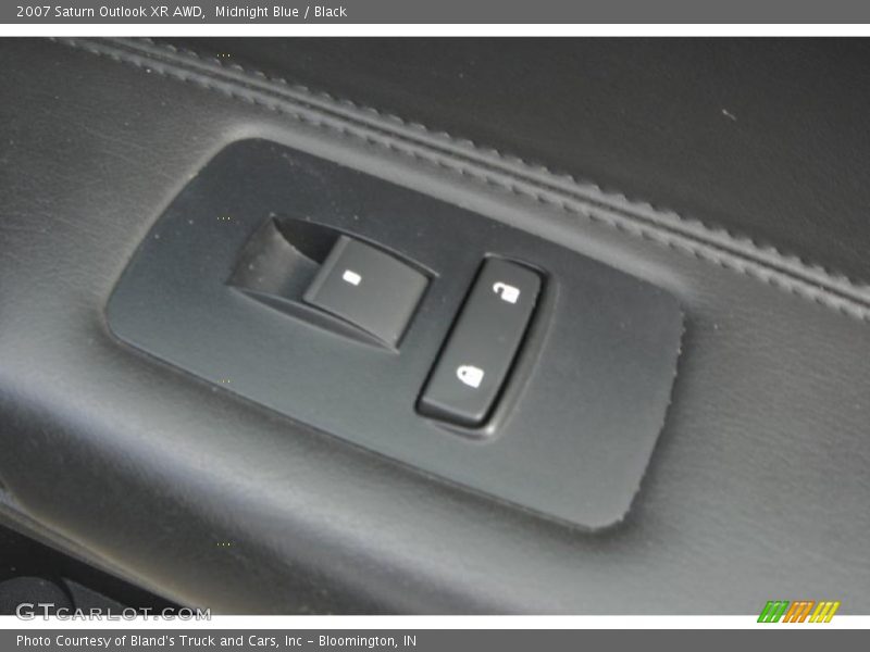 Midnight Blue / Black 2007 Saturn Outlook XR AWD