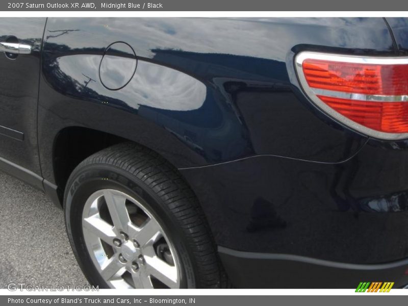 Midnight Blue / Black 2007 Saturn Outlook XR AWD