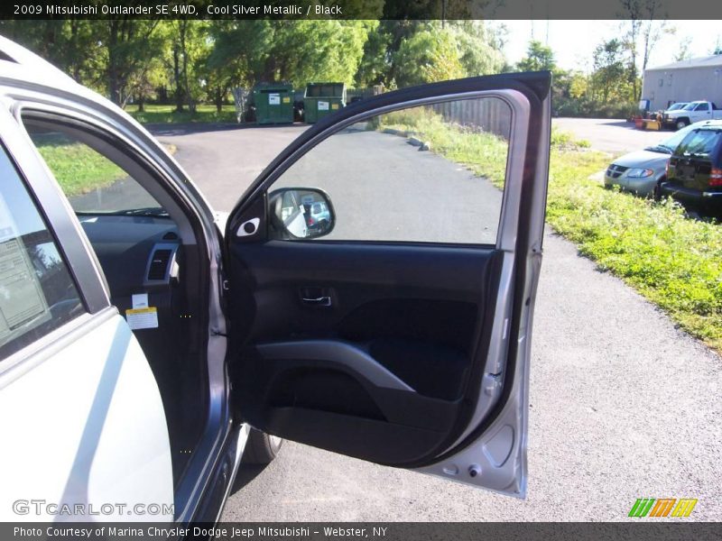 Cool Silver Metallic / Black 2009 Mitsubishi Outlander SE 4WD