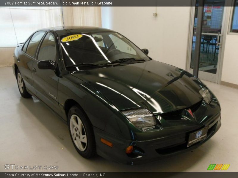 Polo Green Metallic / Graphite 2002 Pontiac Sunfire SE Sedan