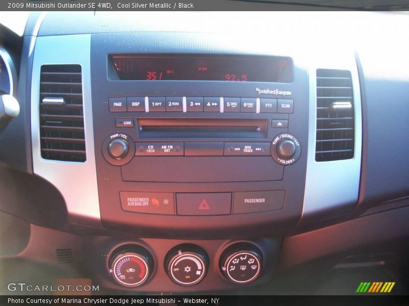 Cool Silver Metallic / Black 2009 Mitsubishi Outlander SE 4WD