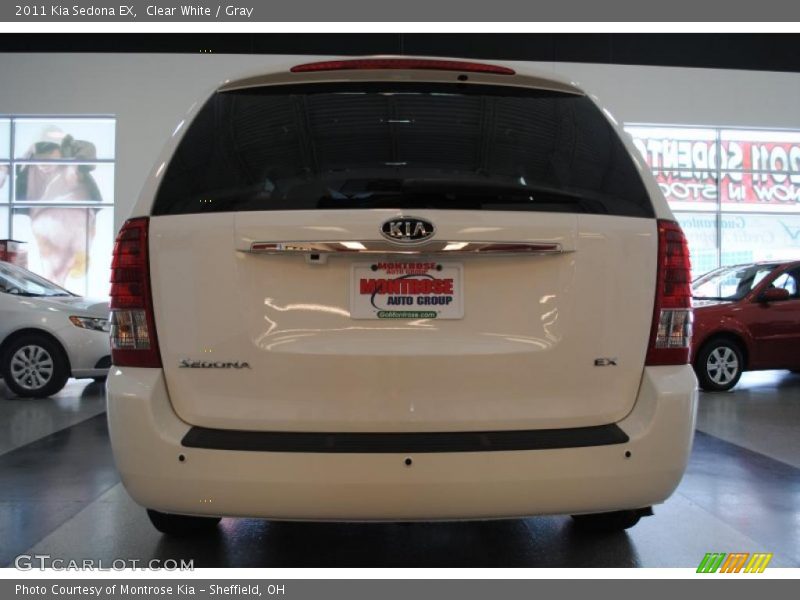 Clear White / Gray 2011 Kia Sedona EX