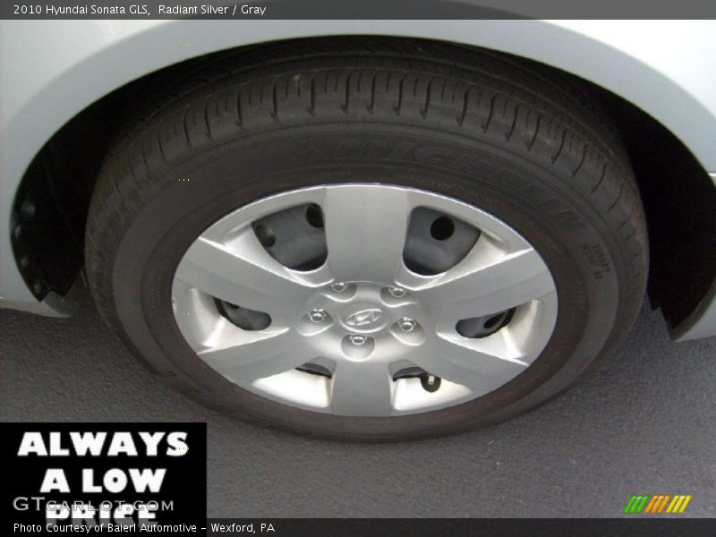 Radiant Silver / Gray 2010 Hyundai Sonata GLS