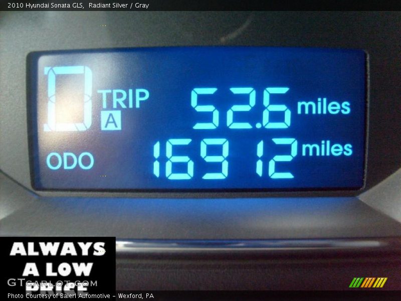 Radiant Silver / Gray 2010 Hyundai Sonata GLS
