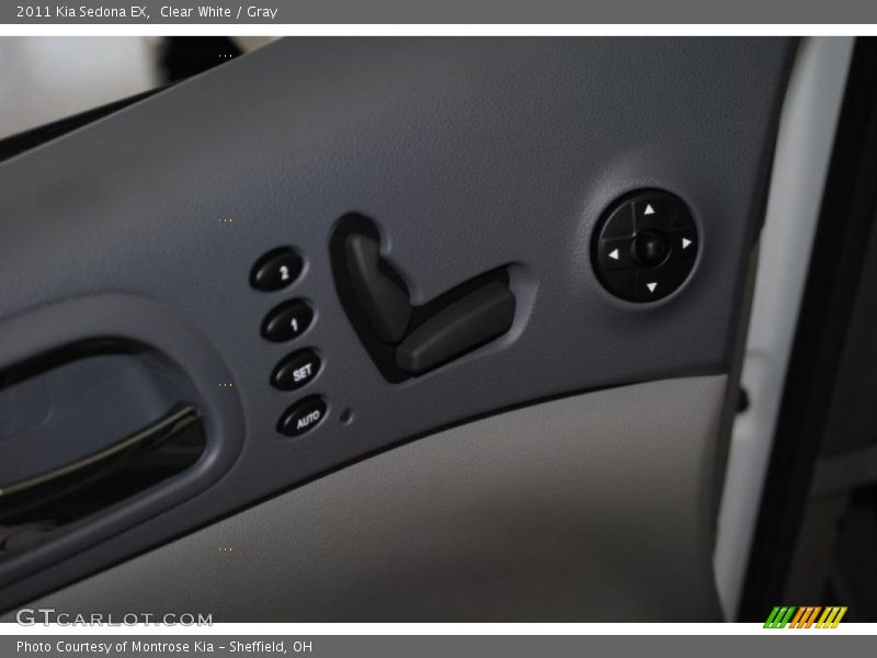 Clear White / Gray 2011 Kia Sedona EX