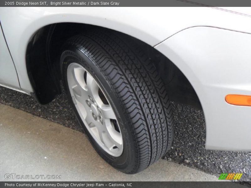 Bright Silver Metallic / Dark Slate Gray 2005 Dodge Neon SXT