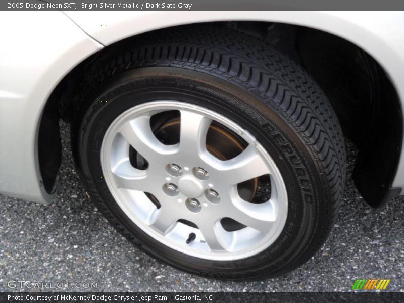 Bright Silver Metallic / Dark Slate Gray 2005 Dodge Neon SXT