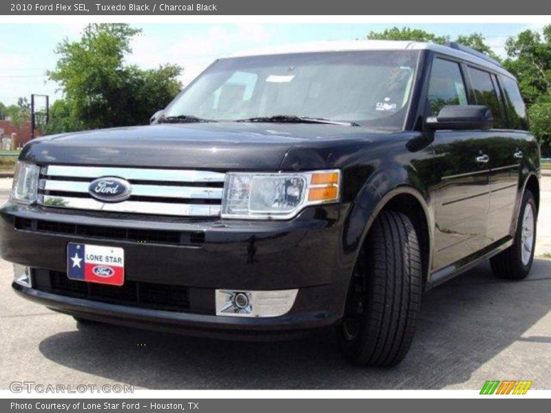 Tuxedo Black / Charcoal Black 2010 Ford Flex SEL