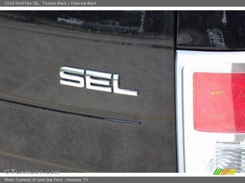 Tuxedo Black / Charcoal Black 2010 Ford Flex SEL