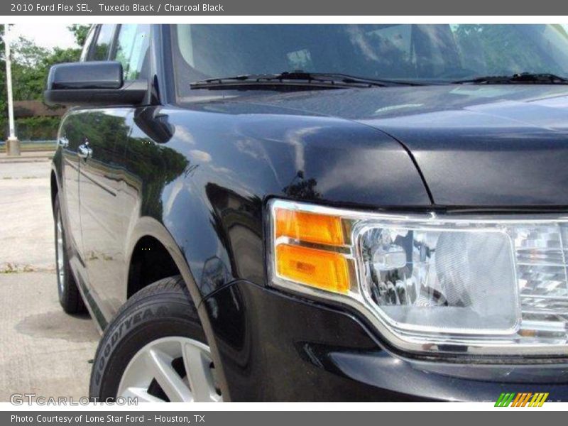 Tuxedo Black / Charcoal Black 2010 Ford Flex SEL