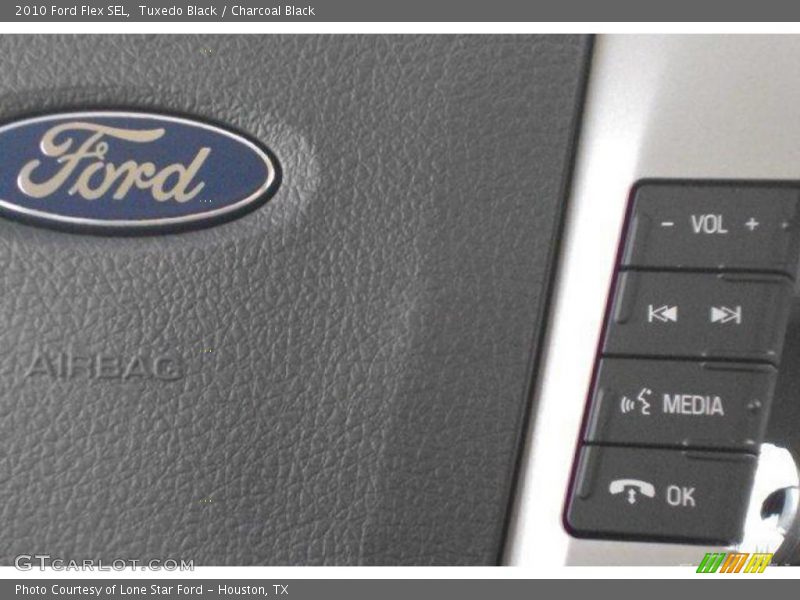 Tuxedo Black / Charcoal Black 2010 Ford Flex SEL