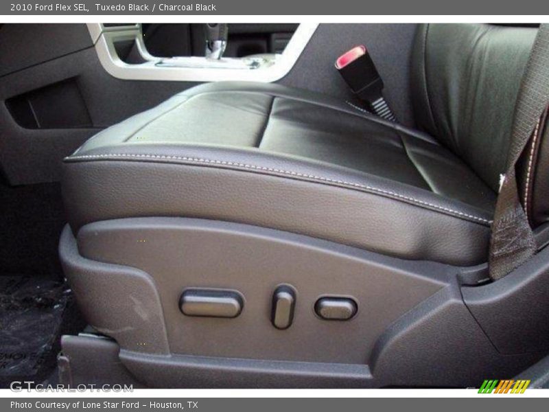 Tuxedo Black / Charcoal Black 2010 Ford Flex SEL