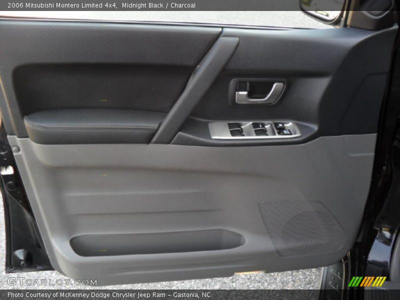 Midnight Black / Charcoal 2006 Mitsubishi Montero Limited 4x4