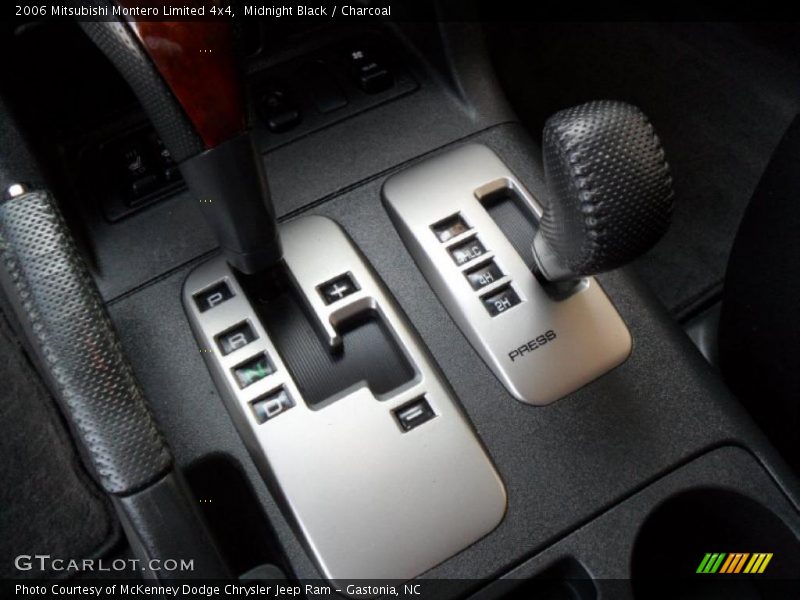 Midnight Black / Charcoal 2006 Mitsubishi Montero Limited 4x4