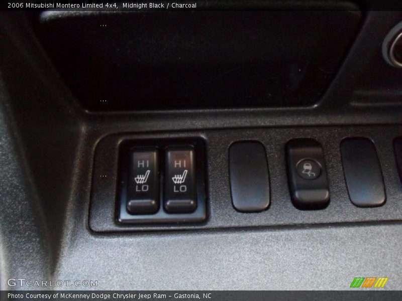 Midnight Black / Charcoal 2006 Mitsubishi Montero Limited 4x4