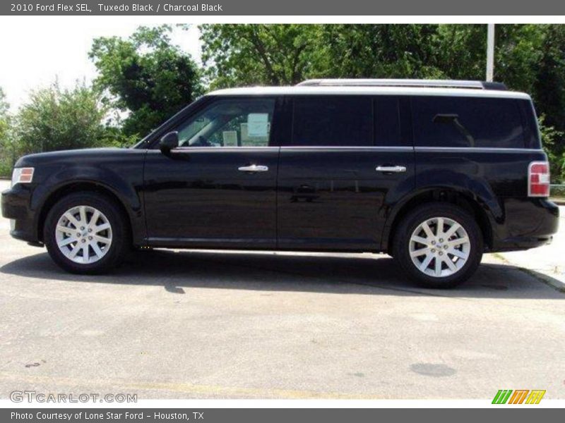 Tuxedo Black / Charcoal Black 2010 Ford Flex SEL