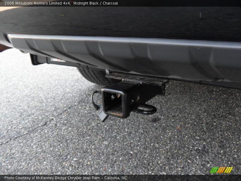 Midnight Black / Charcoal 2006 Mitsubishi Montero Limited 4x4