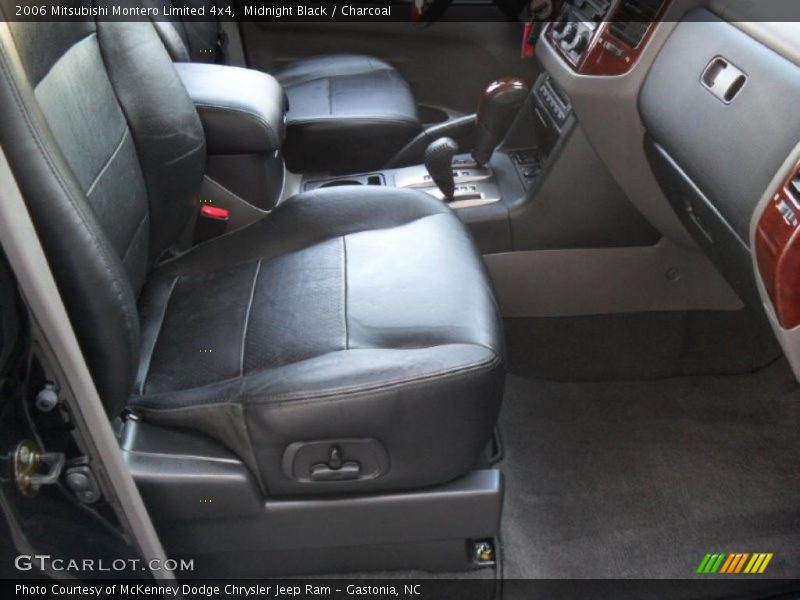 Midnight Black / Charcoal 2006 Mitsubishi Montero Limited 4x4