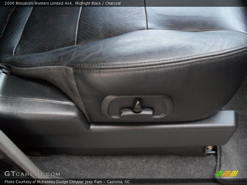 Midnight Black / Charcoal 2006 Mitsubishi Montero Limited 4x4