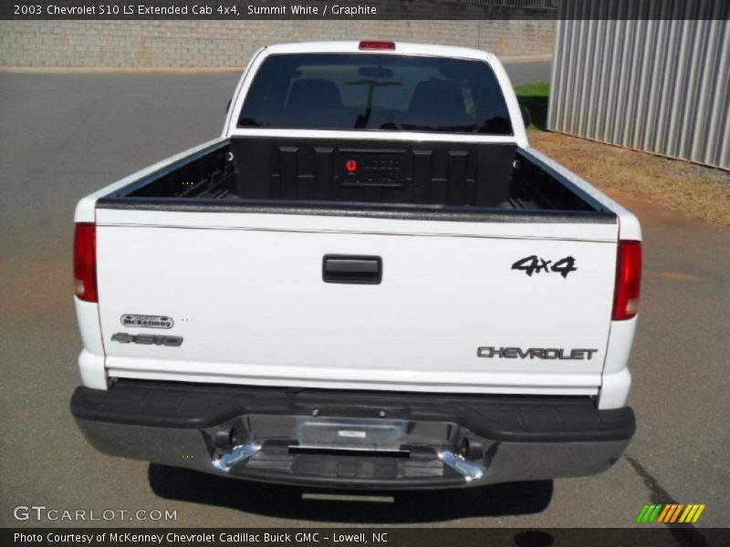 Summit White / Graphite 2003 Chevrolet S10 LS Extended Cab 4x4