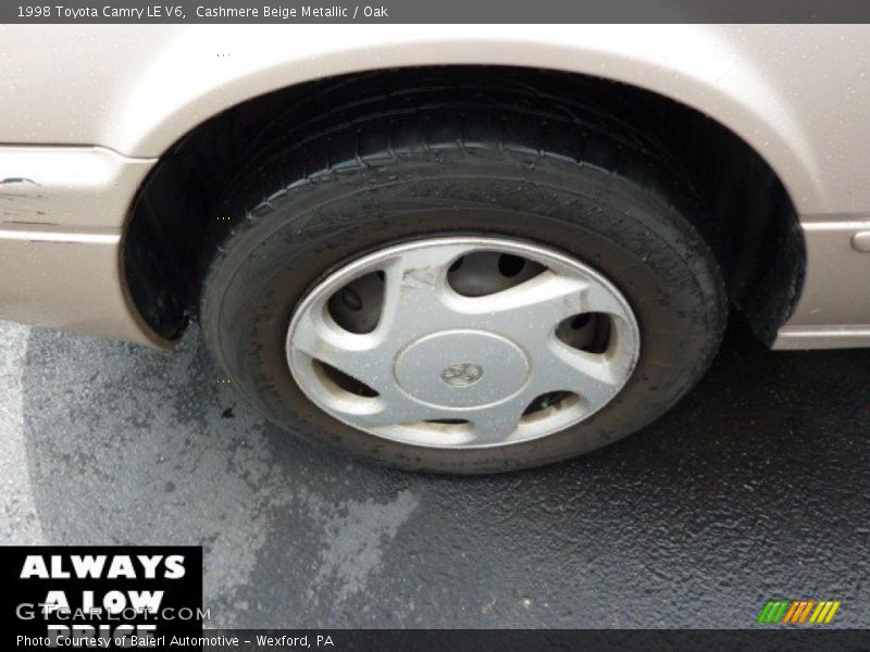 Cashmere Beige Metallic / Oak 1998 Toyota Camry LE V6