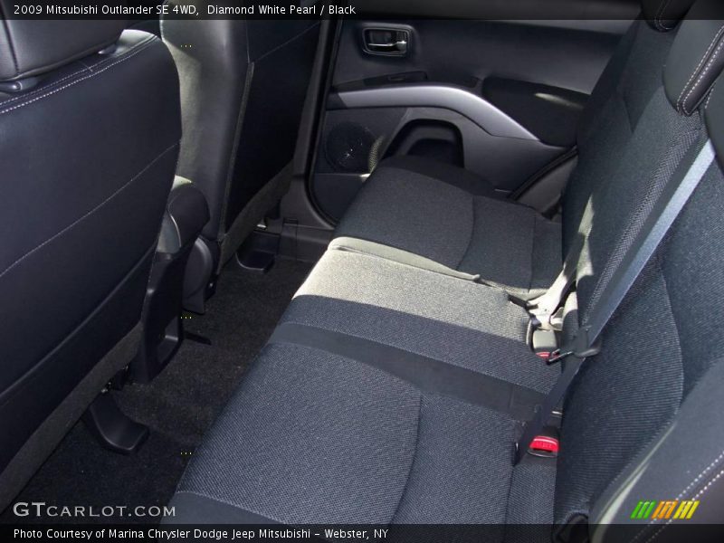 Diamond White Pearl / Black 2009 Mitsubishi Outlander SE 4WD