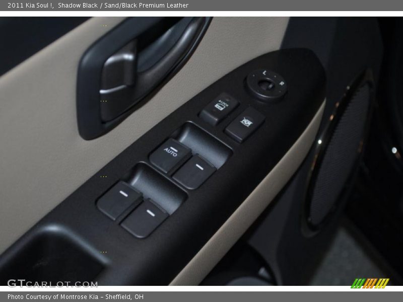 Shadow Black / Sand/Black Premium Leather 2011 Kia Soul !