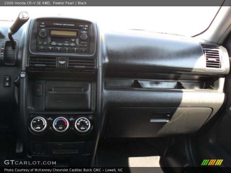 Pewter Pearl / Black 2006 Honda CR-V SE 4WD