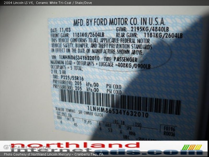 Ceramic White Tri-Coat / Shale/Dove 2004 Lincoln LS V6